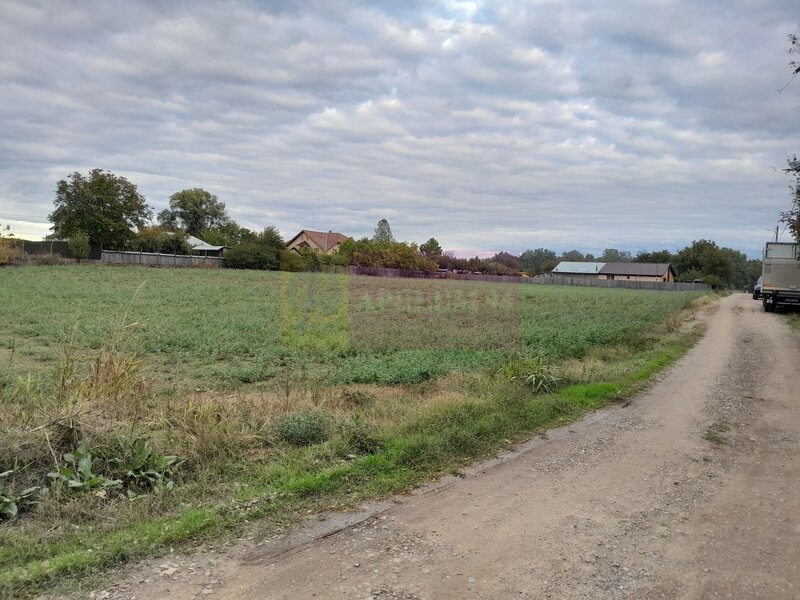 COSERENI( il ) - TEREN  2K MP DE VANZARE (52 M DESCHIDERE LA E85 )